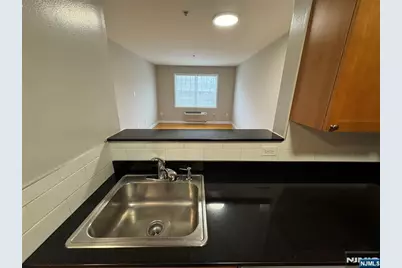 333 Willow Street 202 #202, Teaneck Township, NJ 07666 - Photo 6