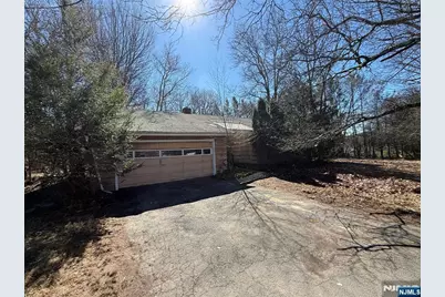 23 Elizabeth Court, North Haledon, NJ 07508 - Photo 2