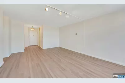 2100 Linwood Avenue 22P #22P, Fort Lee, NJ 07024 - Photo 12