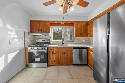 508 Saint Pauls Avenue, Cliffside Park, NJ 07010 - Photo 6