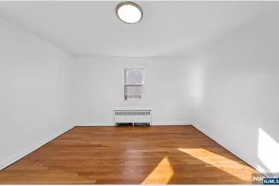 508 Saint Pauls Avenue, Cliffside Park, NJ 07010 - Photo 14