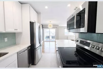 1111 River H20 #H20, Edgewater, NJ 07020 - Photo 4