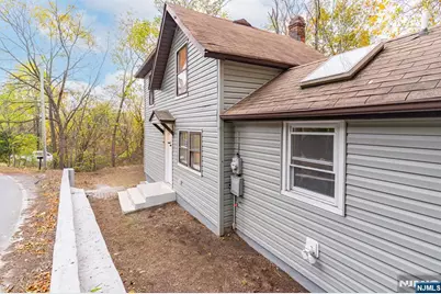 292 Macopin Road, Bloomingdale, NJ 07403 - Photo 2