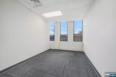 1 Lethbridge Plaza 33 #33, Mahwah, NJ 07430 - Photo 10