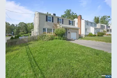 32 E Harrison Place, Livingston, NJ 07039 - Photo 2