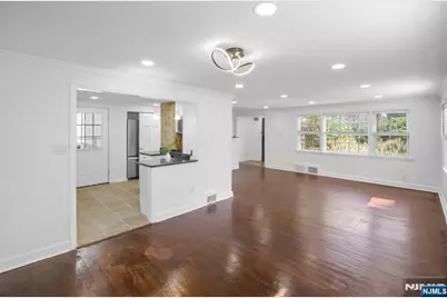 32 E Harrison Place, Livingston, NJ 07039 - Photo 6