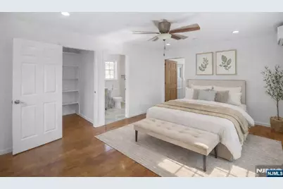 32 E Harrison Place, Livingston, NJ 07039 - Photo 12