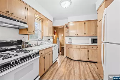 4 Banta Place, Bergenfield, NJ 07621 - Photo 14