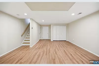 1194 Chedworth Circle, Mahwah, NJ 07430 - Photo 18