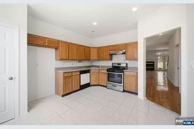 1194 Chedworth Circle, Mahwah, NJ 07430 - Photo 6