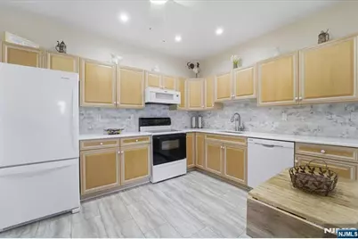 375 Rifle Camp Road 105 #105, Woodland Park, NJ 07424 - Photo 14