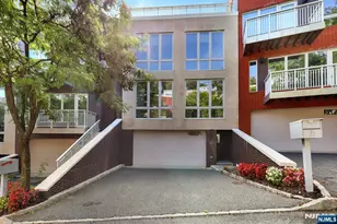 22 Vela Way, Edgewater, NJ 07020 - Photo 2