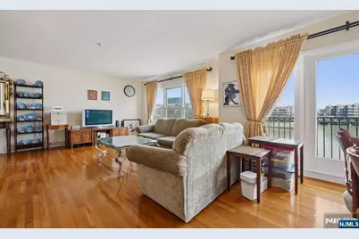 249 The Promenade, Edgewater, NJ 07020 - Photo 4