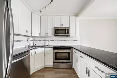 7855 Boulevard East 28K #28K, North Bergen, NJ 07047 - Photo 4