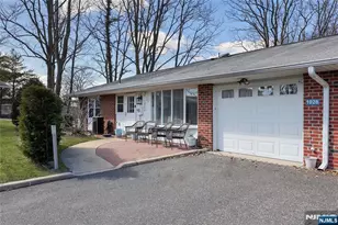 1028B Shetland Dr, Lakewood, NJ 08701 - Photo 8