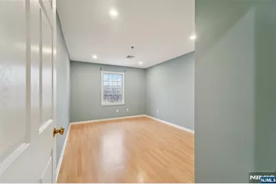 65 Fairview Street 3D #3D, Palisades Park, NJ 07650 - Photo 6