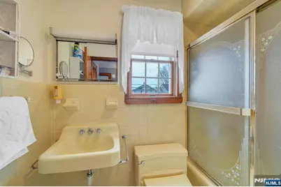 179 Page Avenue, Lyndhurst Township, NJ 07071 - Photo 16