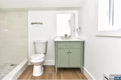 100 Chestnut Street, Rochelle Park Township, NJ 07662 - Photo 26