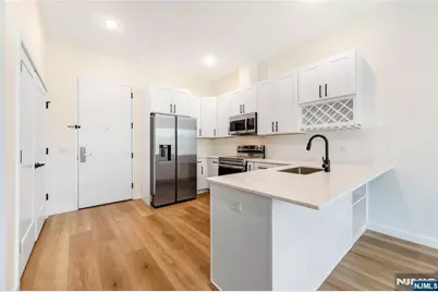 51 Queen Anne Road 207 #207, Bogota, NJ 07603 - Photo 4