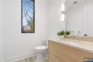 21 Manor Ct, Glen Rock, NJ 07452 - Photo 18