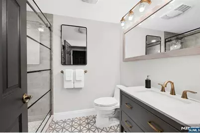 112 Bloomfield Street 1 #1, Hoboken, NJ 07030 - Photo 10