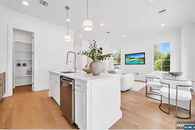 19 Gabriel Court 19 #19, Paramus, NJ 07652 - Photo 2