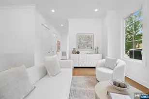 19 Gabriel Ct 19, Paramus, NJ 07652 - Photo 10