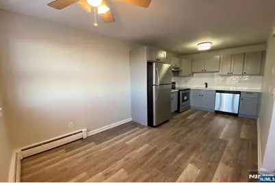 35 Willow Street B4 #B4, Montclair, NJ 07042 - Photo 4