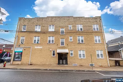 245 Lakeview Avenue 8 #8, Clifton, NJ 07011 - Photo 1