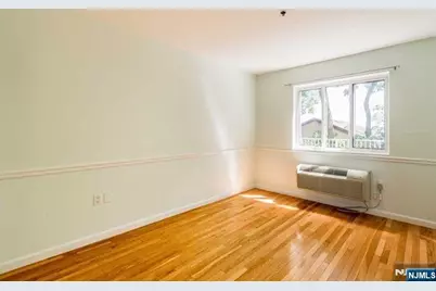 10 Palisade Avenue 2C #2C, Cliffside Park, NJ 07010 - Photo 12
