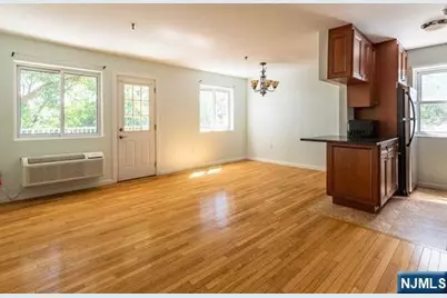 10 Palisade Avenue 2C #2C, Cliffside Park, NJ 07010 - Photo 4