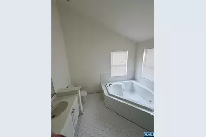 123 Bobolink Court, Wayne, NJ 07470 - Photo 18