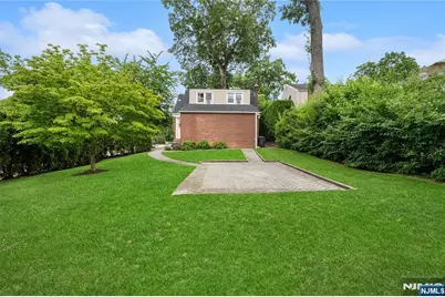 193 Wales Avenue, River Edge, NJ 07661 - Photo 6