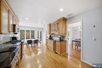 126 Sussex Road, Tenafly, NJ 07670 - Photo 10