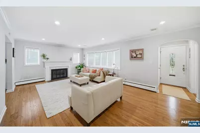 126 Sussex Road, Tenafly, NJ 07670 - Photo 6