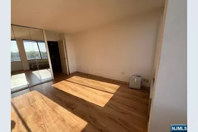 300 Winston Drive 502 #502, Cliffside Park, NJ 07010 - Photo 8