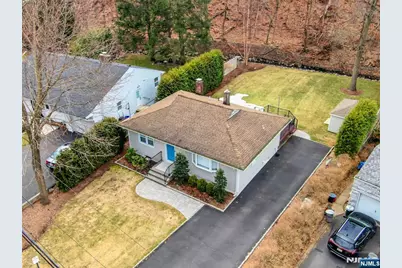 9 Sioux Avenue, Oakland, NJ 07436 - Photo 1