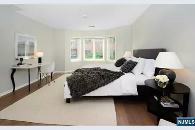 307 Adams Court 307 #307, Edgewater, NJ 07020 - Photo 10