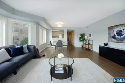 307 Adams Court 307 #307, Edgewater, NJ 07020 - Photo 8
