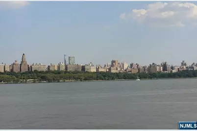 307 Adams Court 307 #307, Edgewater, NJ 07020 - Photo 16