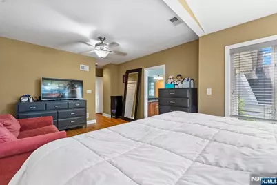 467 Summit Avenue, Hackensack, NJ 07601 - Photo 20