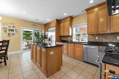 467 Summit Avenue, Hackensack, NJ 07601 - Photo 12