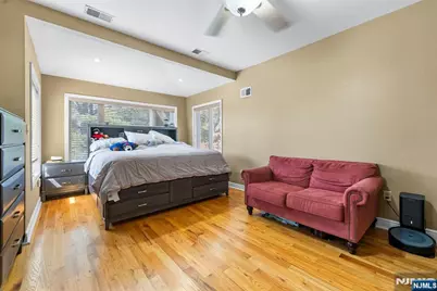 467 Summit Avenue, Hackensack, NJ 07601 - Photo 18