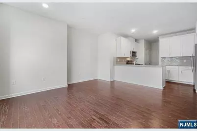 68 Leahy Drive 4904 #4904, Wood Ridge, NJ 07075 - Photo 4