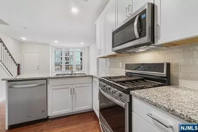 68 Leahy Drive 4904 #4904, Wood Ridge, NJ 07075 - Photo 10