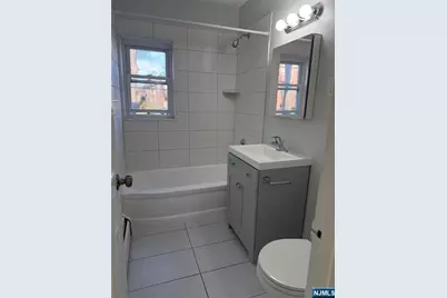 270 Oak B2 #B2, Ridgewood, NJ 07450 - Photo 4