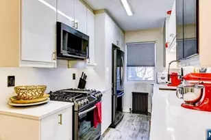 1504 W Terrace Circle 4, Teaneck Township, NJ 07666 - Photo 10