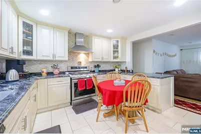 698 Fairview Avenue, Fairview, NJ 07022 - Photo 4
