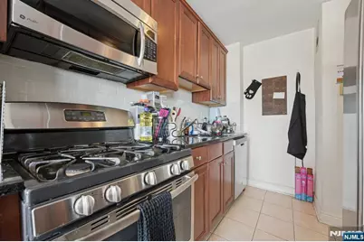 500 Central Avenue 1617 #1617, Union City, NJ 07087 - Photo 2