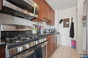 500 Central Ave 1617, Union City, NJ 07087 - Photo 2